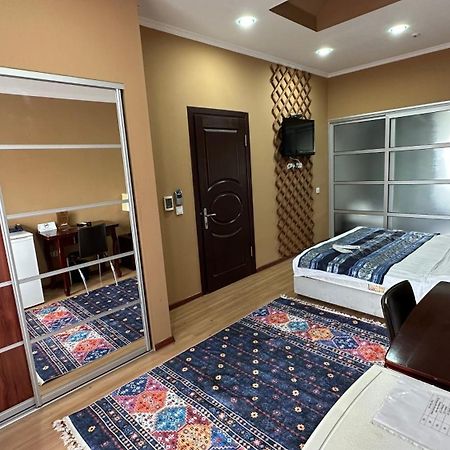 Tian-Shan Hotel Бишкек Екстериор снимка