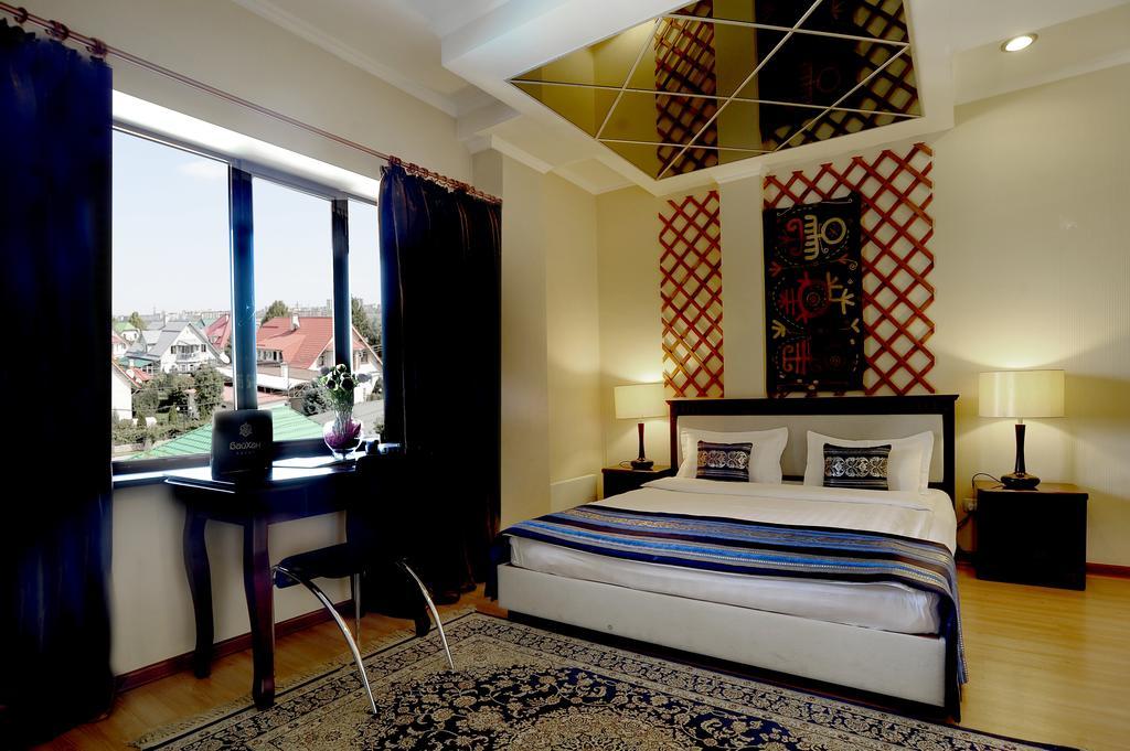 Tian-Shan Hotel Бишкек Стая снимка