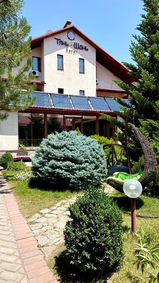 Tian-Shan Hotel Бишкек Екстериор снимка
