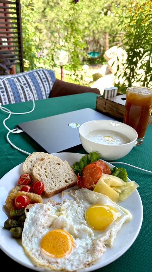 Tian-Shan Hotel Бишкек Екстериор снимка