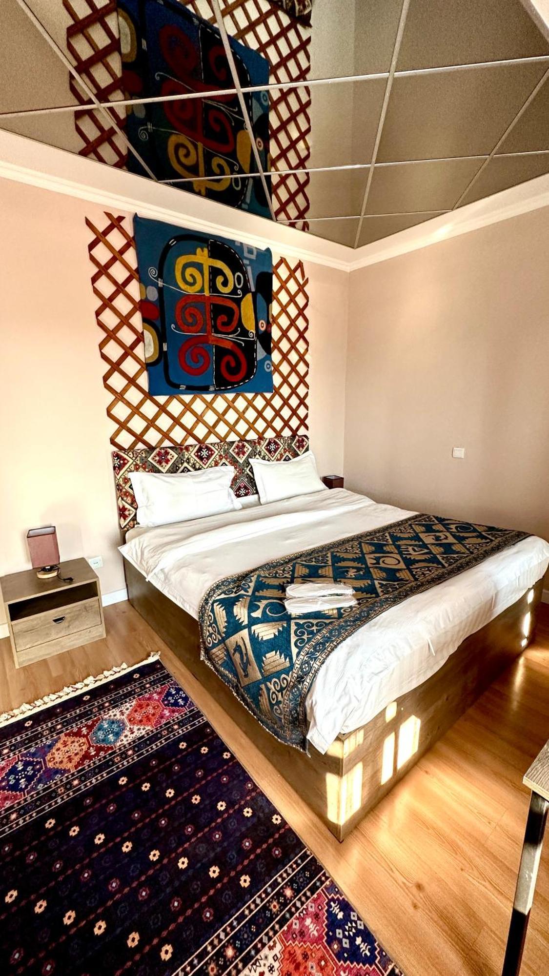 Tian-Shan Hotel Бишкек Екстериор снимка