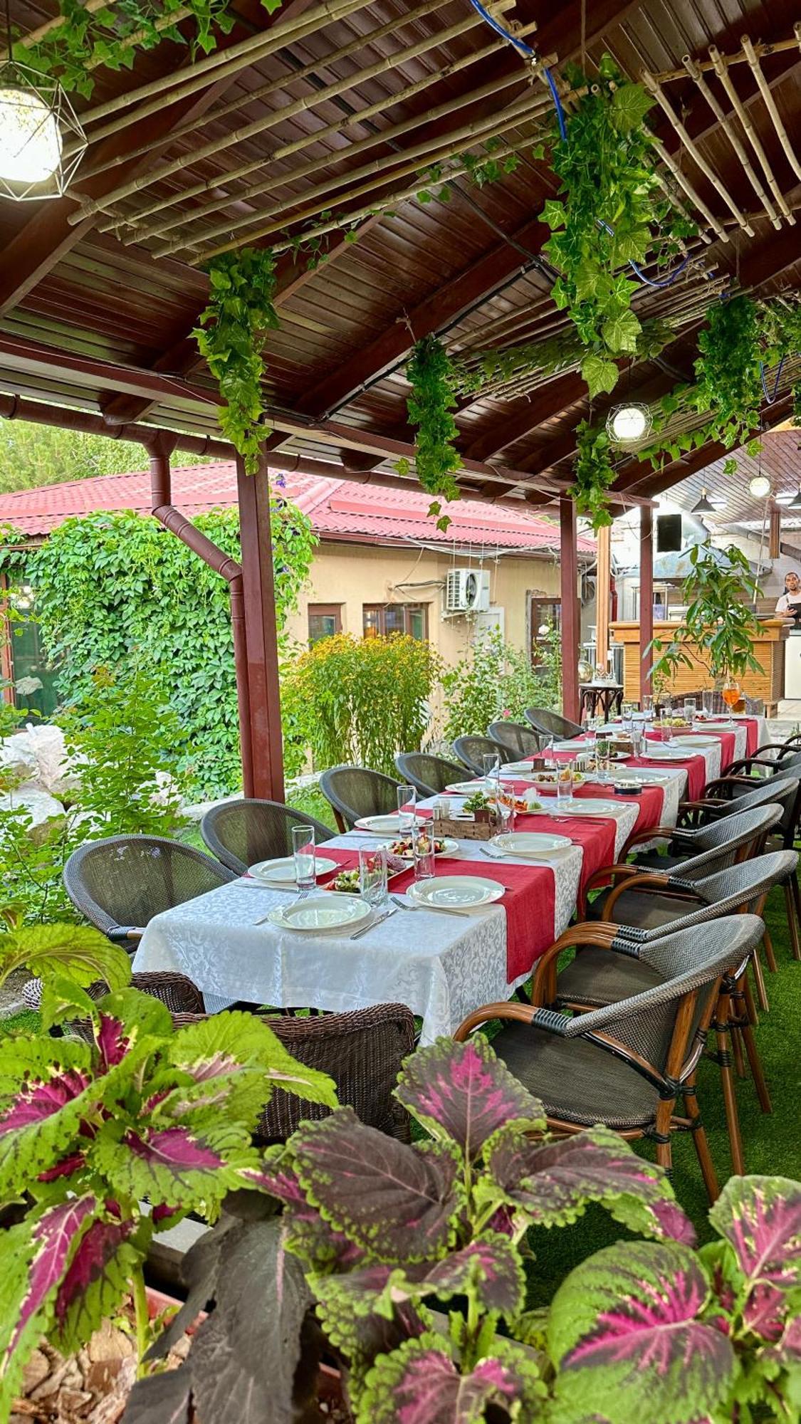 Tian-Shan Hotel Бишкек Екстериор снимка