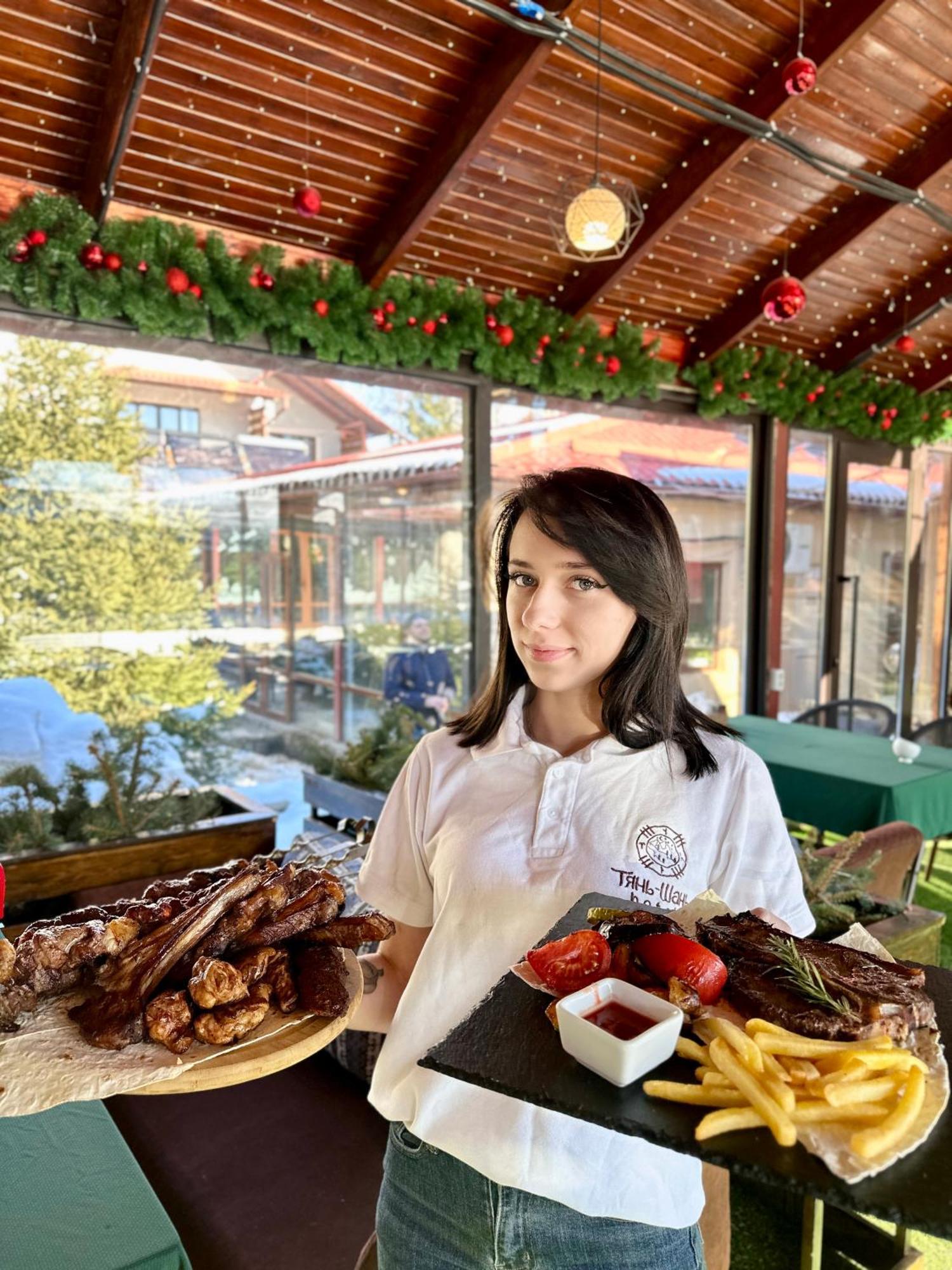 Tian-Shan Hotel Бишкек Екстериор снимка