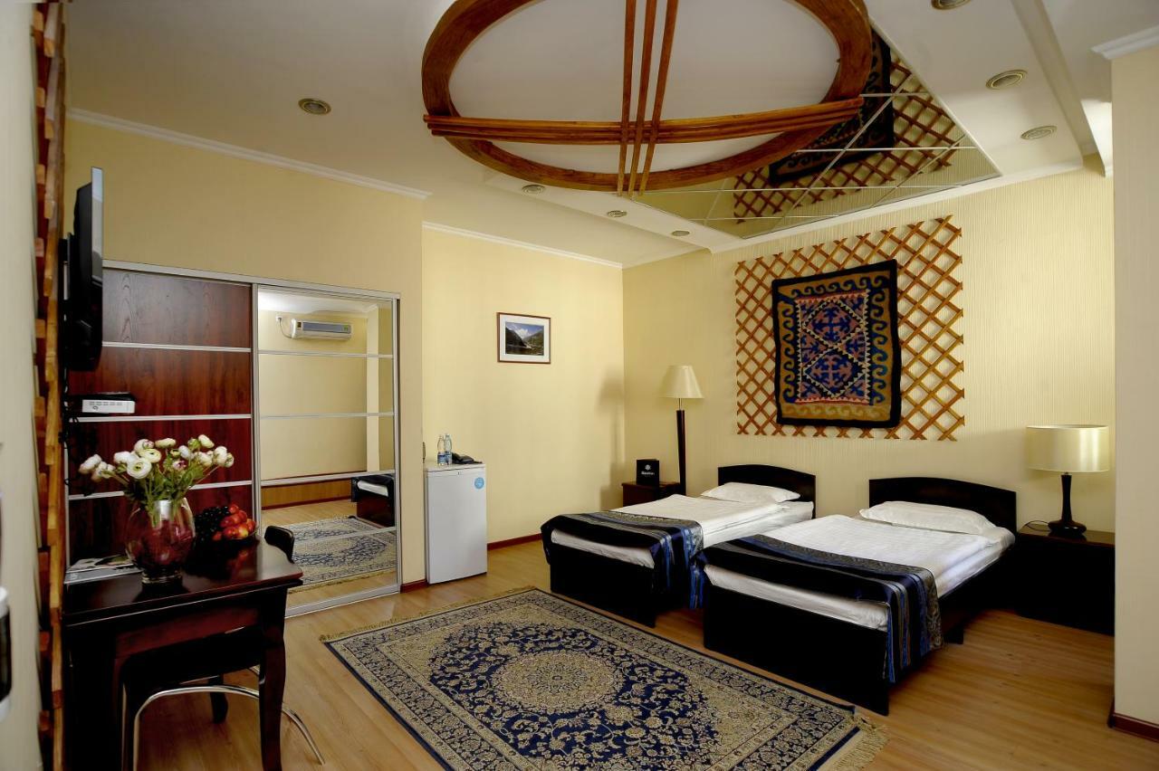 Tian-Shan Hotel Бишкек Екстериор снимка