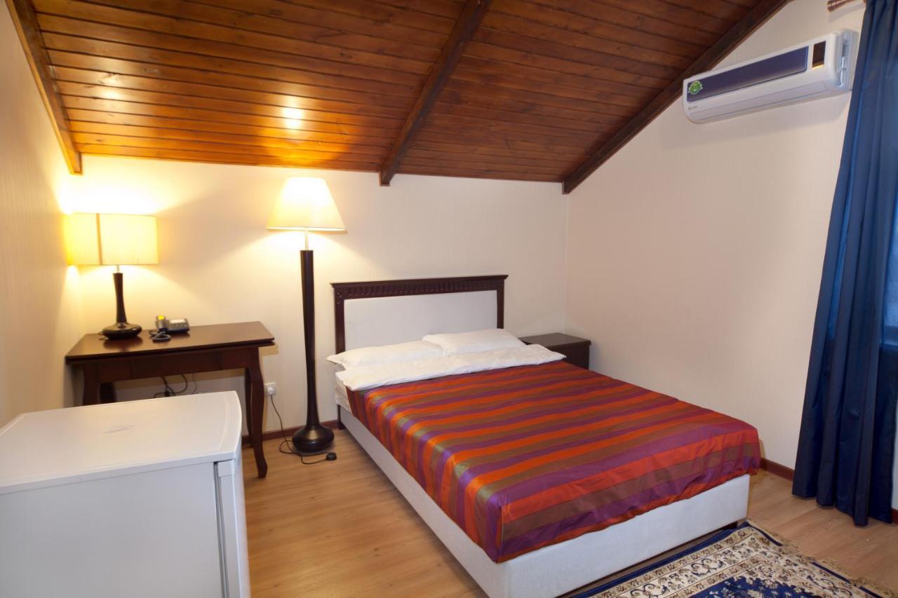 Tian-Shan Hotel Бишкек Екстериор снимка